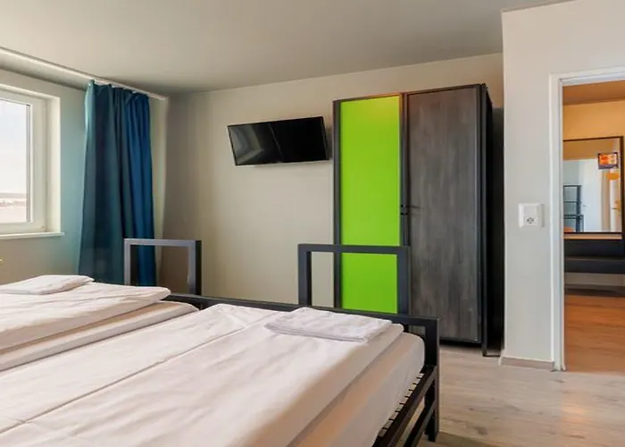 A&o Hackerbrücke 2*