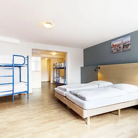 ホテル A&o ハッカーブリュッケ 2*